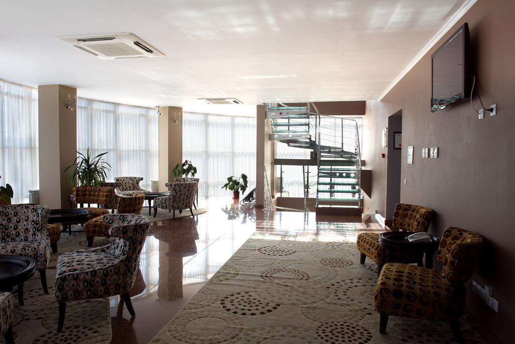 אקטאו Hotel & Fitness Center Mandarin מראה חיצוני תמונה